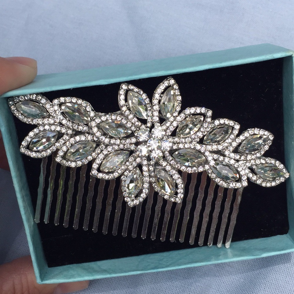 Stunning and sparkly hair piece